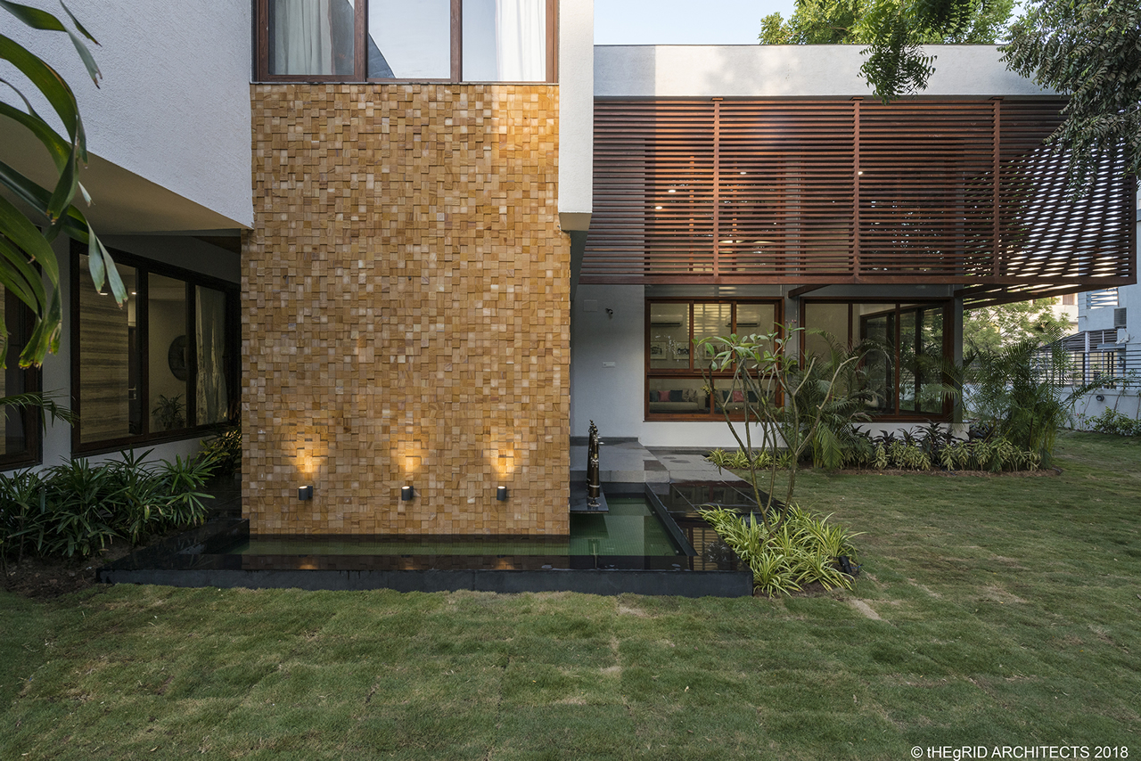 The Grid Architects | L house